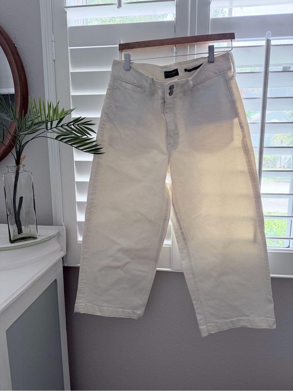 Banana Republic High-Rise Wide Leg Crop Pants in Off-White